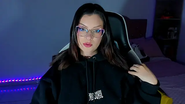 Chat +18 de OphelianaRose33 ao vivo