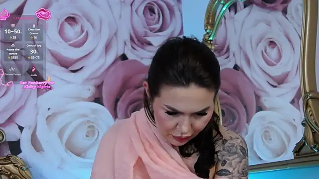 แชท XXX สดของ HessaHessy