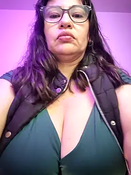 esmeralda_milf's Live XXX Chat