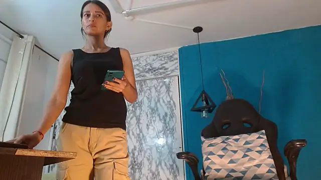 hanna_mooreee Adlı Modelin Canlı XXX Sohbeti