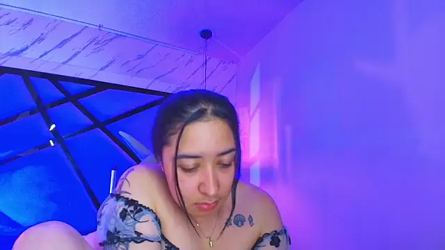 Chat +18 de sayumi_dirty ao vivo