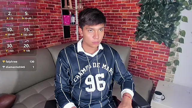 Show modela Thiago_Kozak na web-kameri