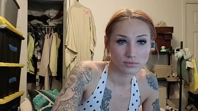 ThornsandHoney's Live XXX Chat