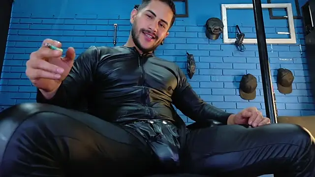 TheIan26 Adlı Modelin Canlı XXX Sohbeti