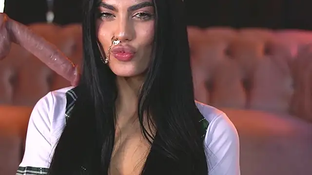 RavennaDArcy Adlı Modelin Canlı XXX Sohbeti