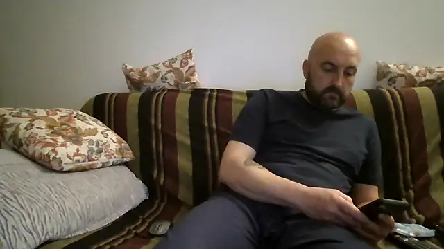 maxxxio12's Webcam Show