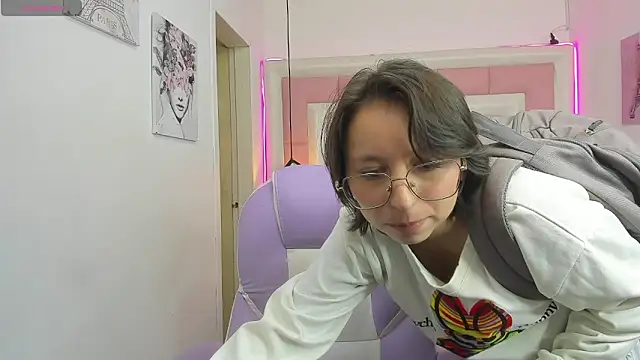 Klaret_Toy Live XXX-chat