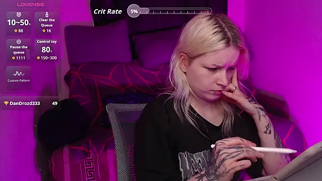 Chat XXX en directo de CherryNight6