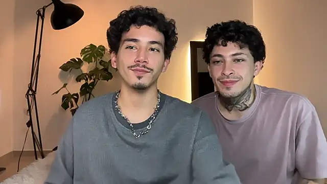XXX chat uživo modela Noah_and_Steven