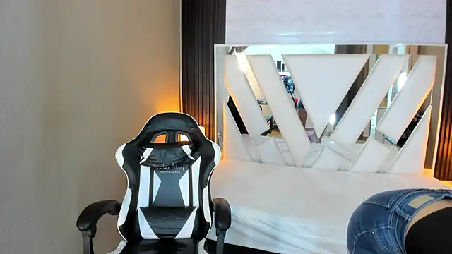 Živý XXX chat Linda4Petite