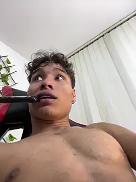 Show modela NelModel1 na web-kameri