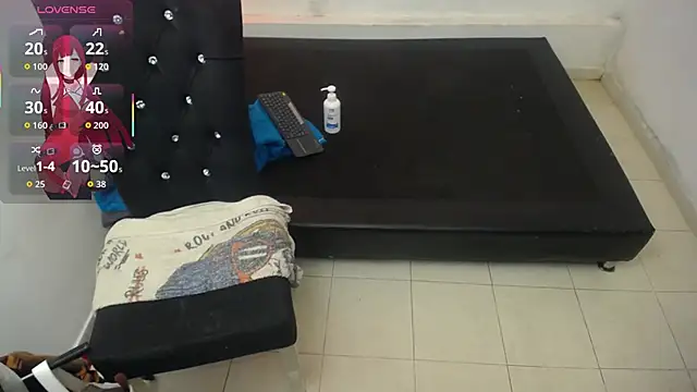 Онлайн чат XXX Naomy_Reiden
