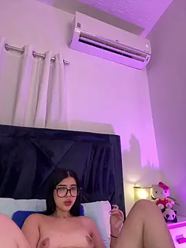 Lily_Woodz's Live XXX Chat
