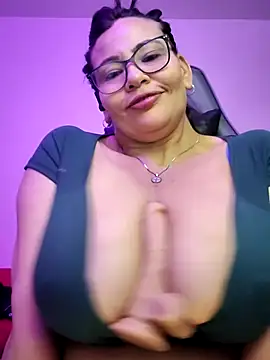 esmeralda_milfのウェブカメラショー