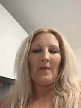 Divineblond Obrolan Langsung XXX