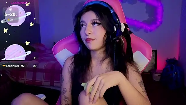 Онлайн чат XXX larah_uwu