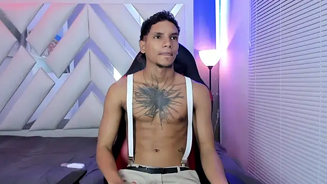 XXX chat uživo modela kai_storm77