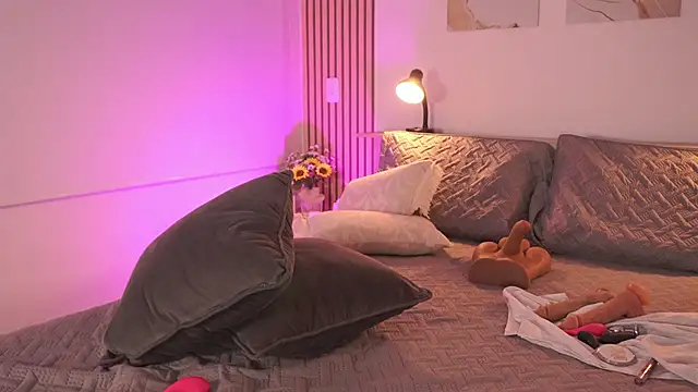 دردشة LillyThompson الجنسية المباشرة