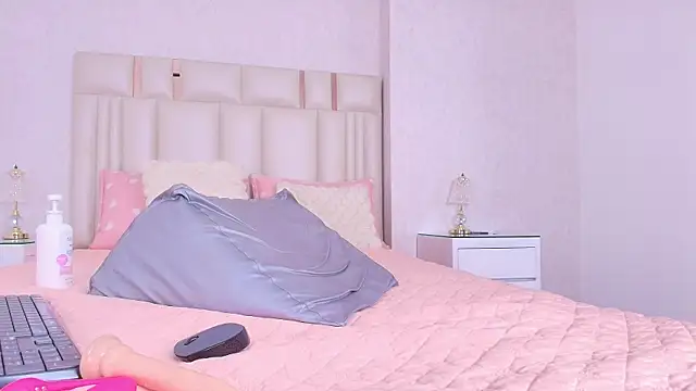 alanarose18's Live XXX Chat