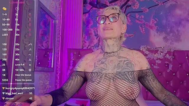 Everlyn_sexx 网络视讯表演