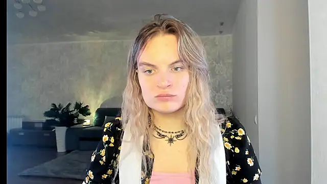 milliKira006 Show in webcam