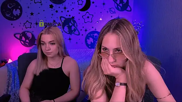 so_hot_rosalie: διαδικτυακό σόου στην κάμερα