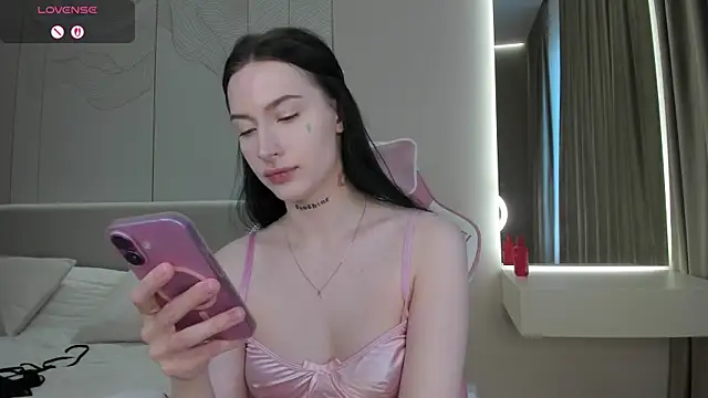 JenniferQueen11 Adlı Modelin Canlı XXX Sohbeti