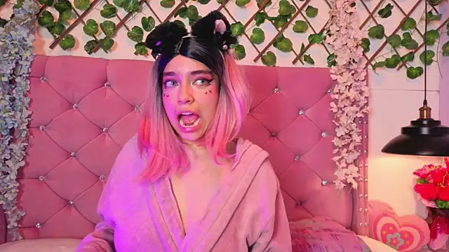 Kira-Yuzu Chat XXX in diretta