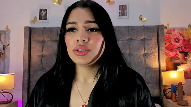 Linda_Fosterr Show in webcam