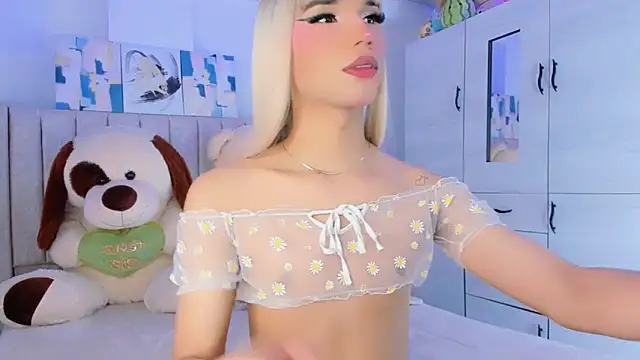 baby_cleo_: διαδικτυακό σόου στην κάμερα