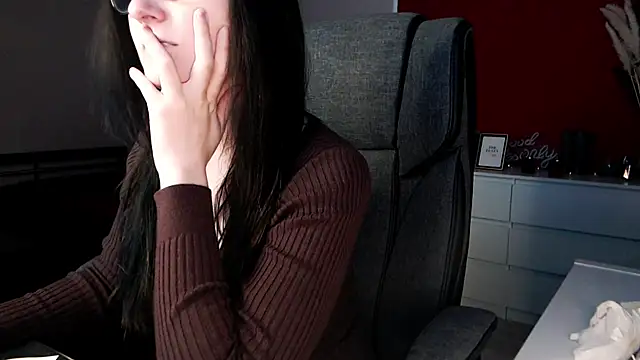 Chat +18 de Alina_Lamour ao vivo