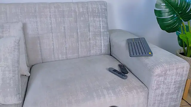 Chatroom XXX en direct de HelenaFoumier