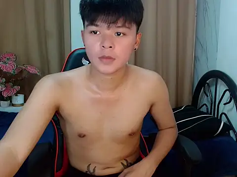 yourhotasiandoms 在線直播表演