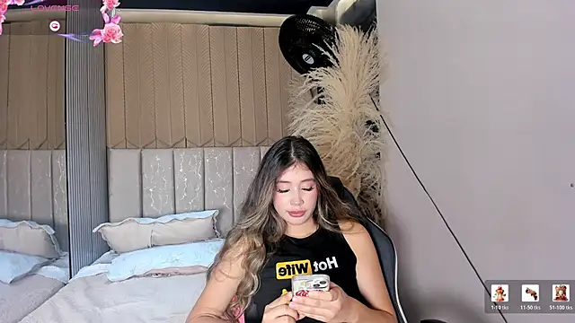EmilyJohnsoon's Live XXX Chat