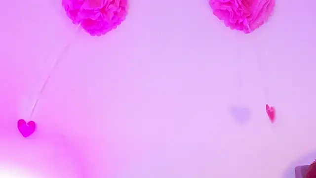 NaomiVelour's Live XXX Chat