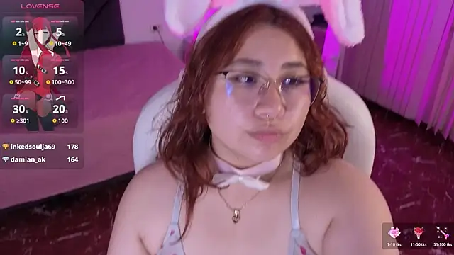 littlee_red élő XXX-chatje