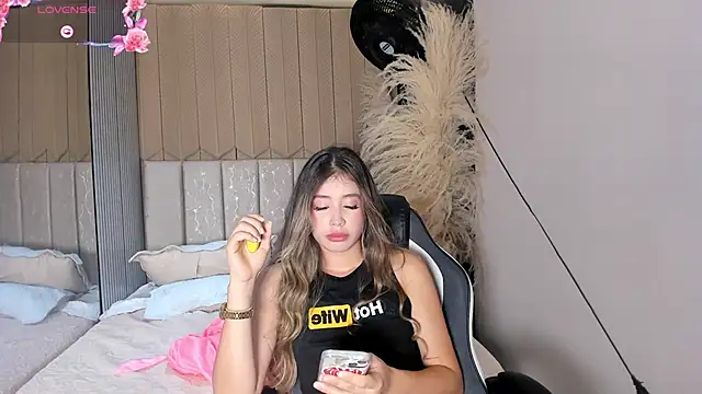 EmilyJohnsoon's Live XXX Chat