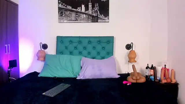 juliana_13's Webcam Show