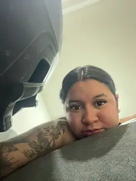 XXX chat uživo modela Pretty_Isadora
