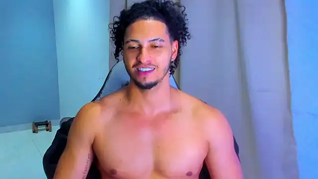 Kris_Khalifa69 Adlı Modelin Canlı XXX Sohbeti