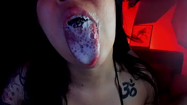 AilynRedのライブXXXチャット
