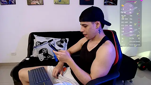 jonathanjoestar_: διαδικτυακό σόου στην κάμερα