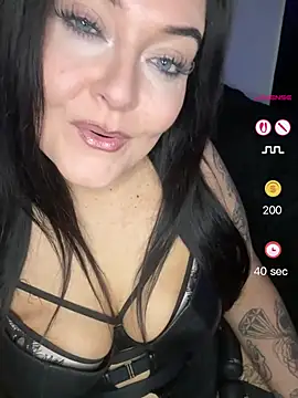 Chat +18 de Miss_CurvesXXX ao vivo