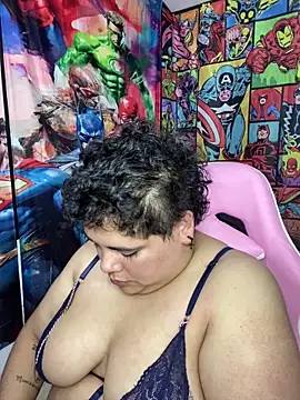 Chat XXX en directo de Hailey_Curvy