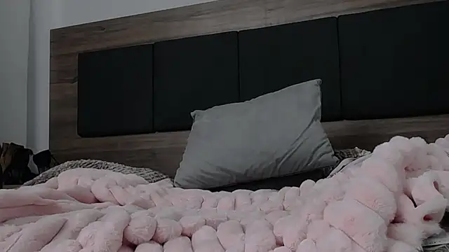 adhara_valkiria's Webcam Show