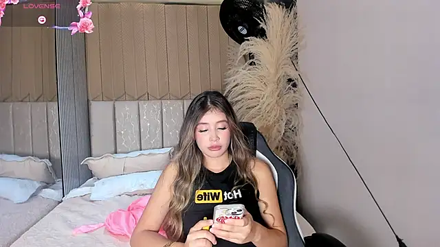 Онлайн чат XXX EmilyJohnsoon