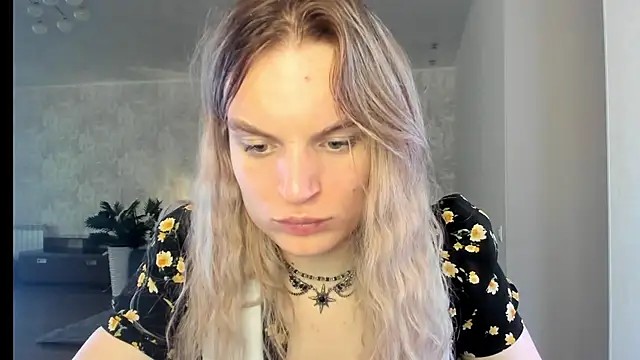 Show modela milliKira006 na web-kameri