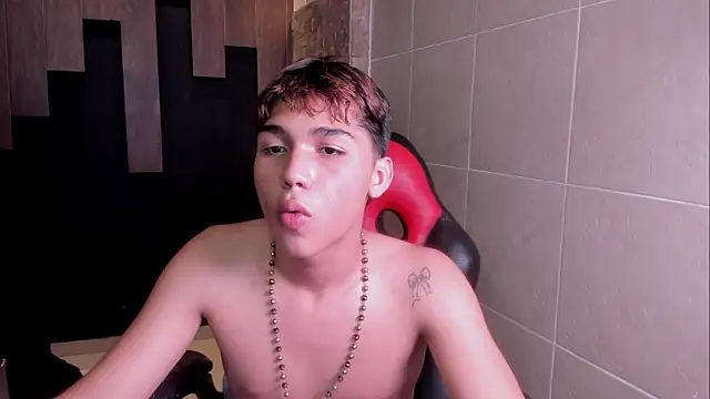 Živý XXX chat Andres_Landers