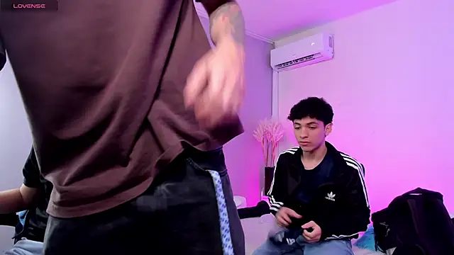 دردشة Handsomeboyss19 الجنسية المباشرة