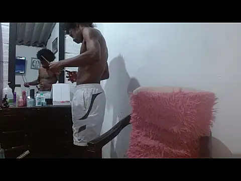 Larry-n-clouds' Webcam Show